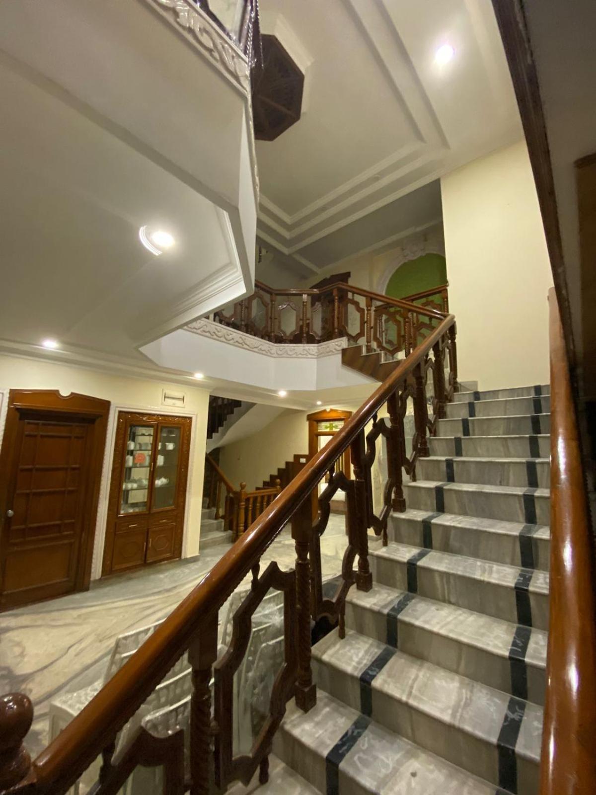 Hotel Kp Suites Metro Haiderabad Buitenkant foto