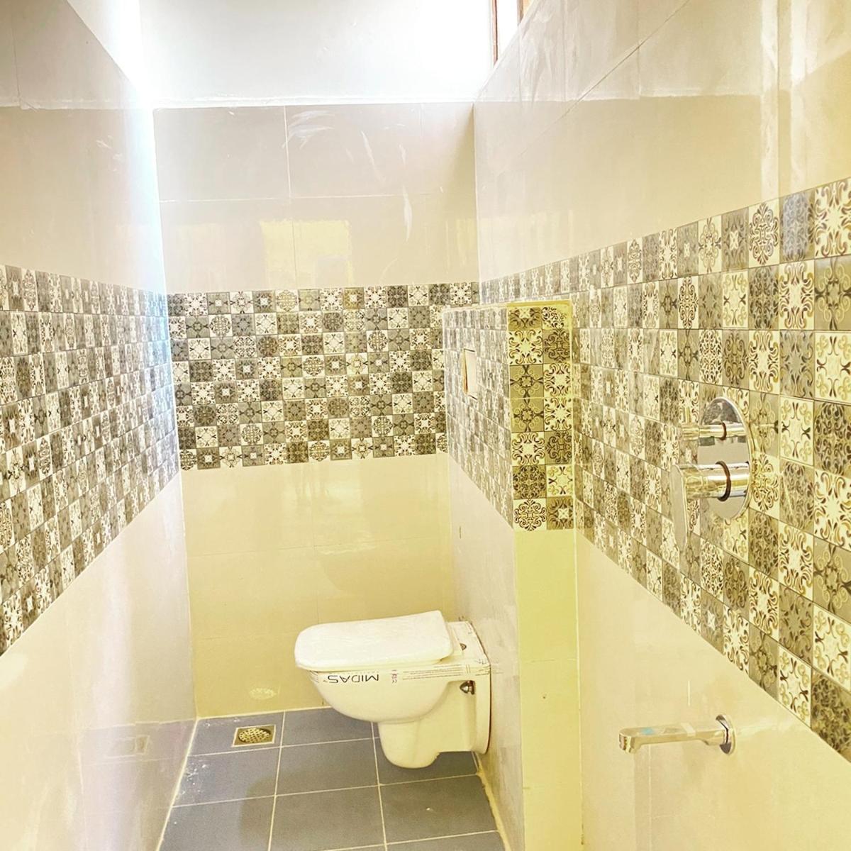 Hotel Kp Suites Metro Haiderabad Buitenkant foto